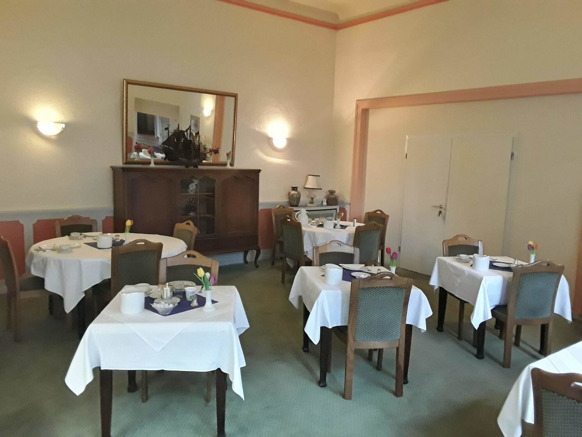 Schloss Hotel Gbr دوسلدورف المظهر الخارجي الصورة